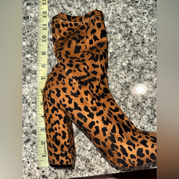 MISSGUIDED Leopard Print Sock Boots 9 NWOT - Picture 6 of 6